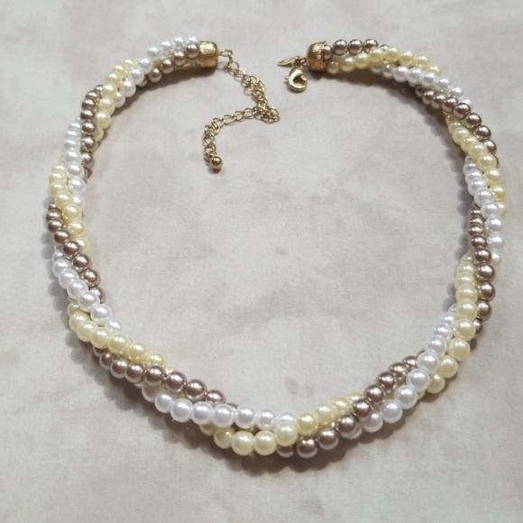 Vintage AVON Triple Strand Faux Pearl Necklace - Picture 7 of 8